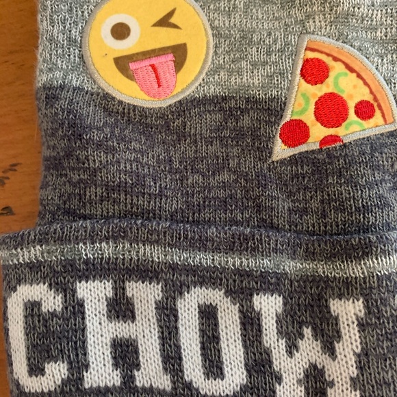 Kids knit hat & glove set with knit “Chow Down” - Picture 6 of 8